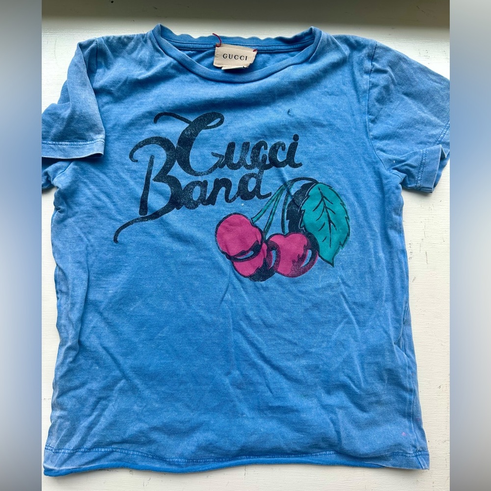 Gucci kids tshirt with cherry design, size 6 (120/6)
